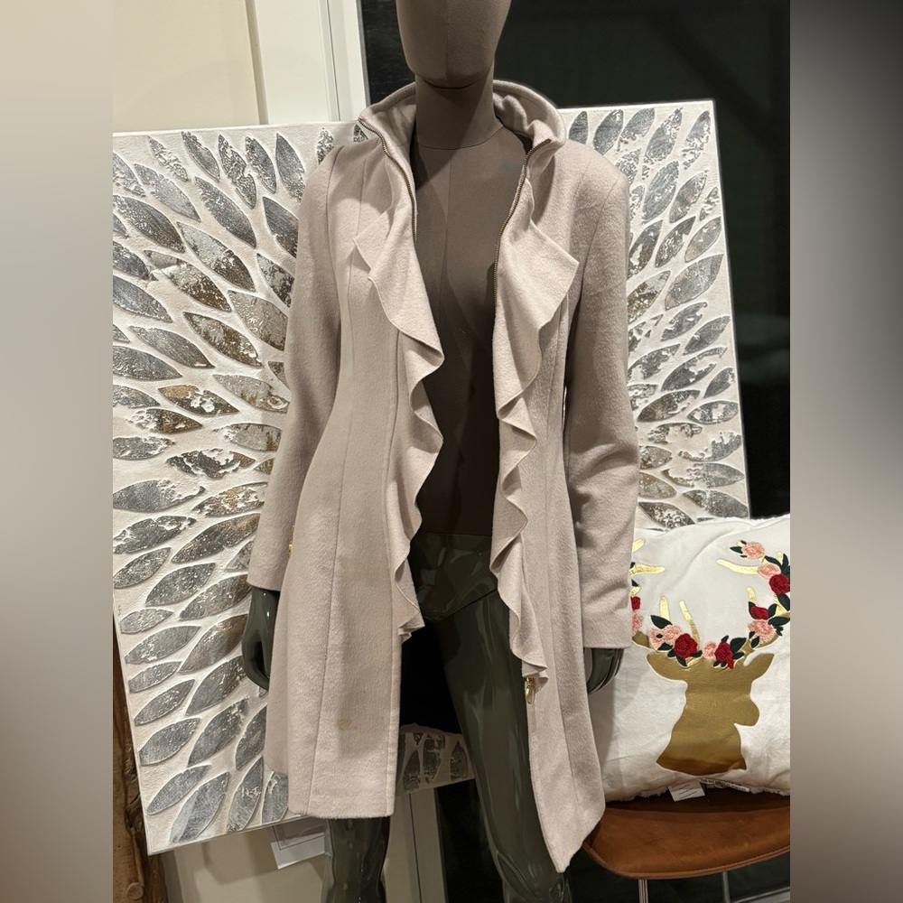 Tahari Wool Blend Ruffle Coat in Macrame, sz 6